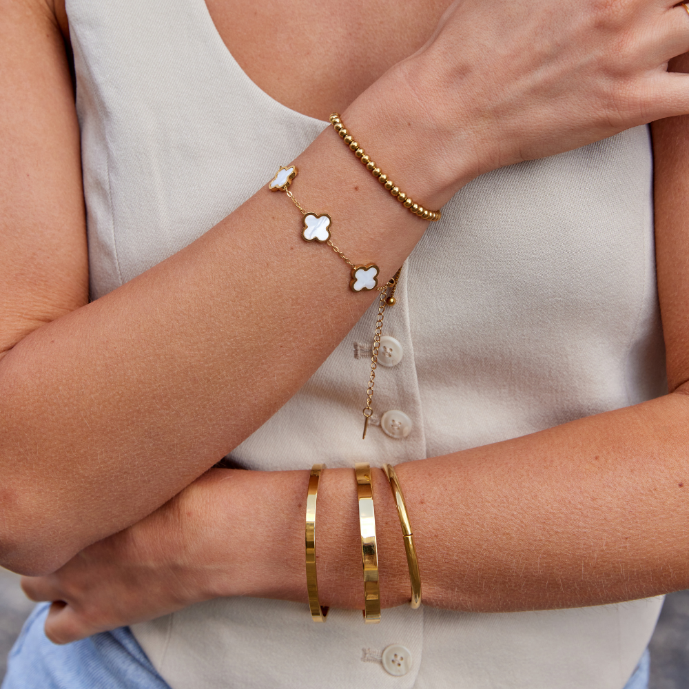 LILY GOLD BANGLE