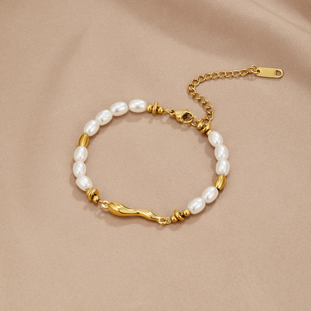 LOV FRESHWATER PEARL BRACELET