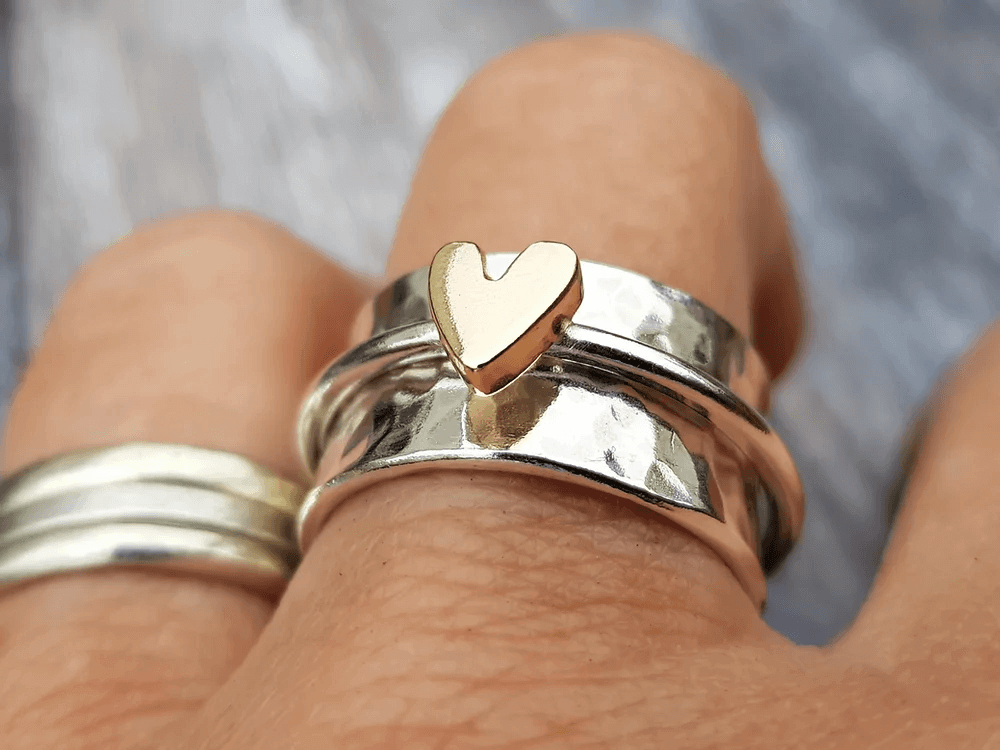 MELY – GOLDEN HEART SILVER RING