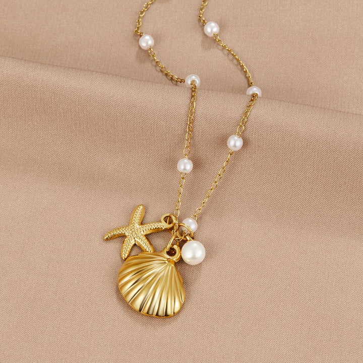 ARIA SHELL CHARM NECKLACE