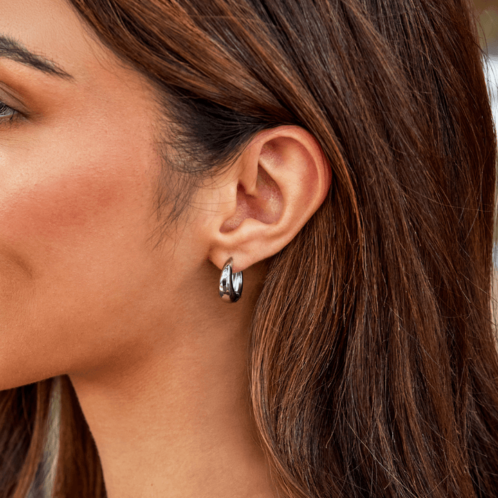 AUDREY SILVER HOOP EARRINGS