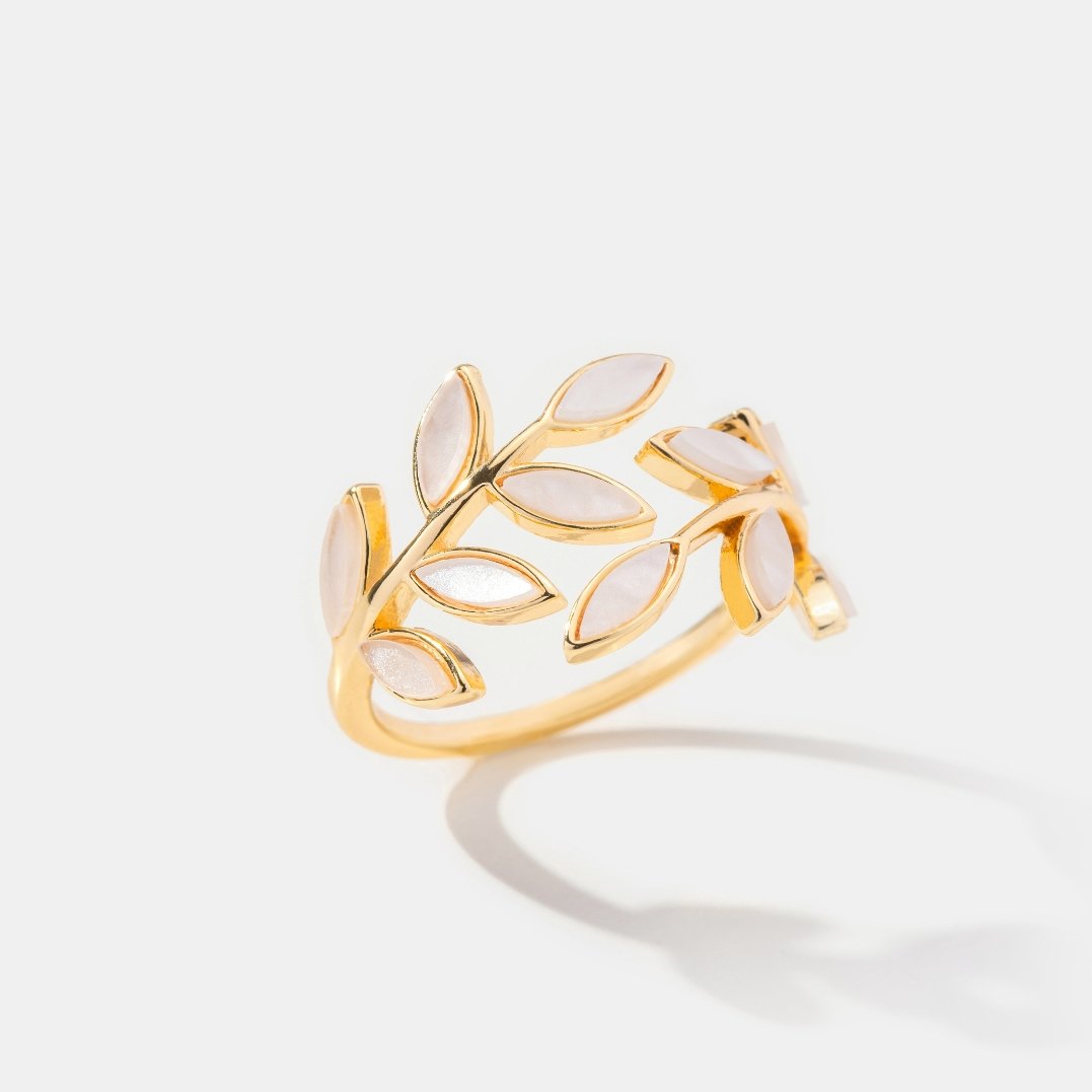 Serene – Gold Leaf Ring