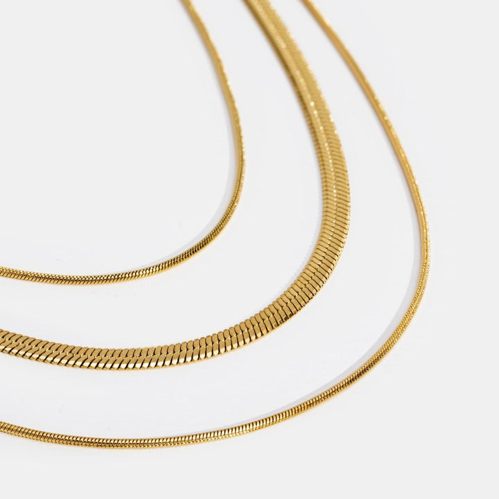 GOLD LAYERED NECKLACE