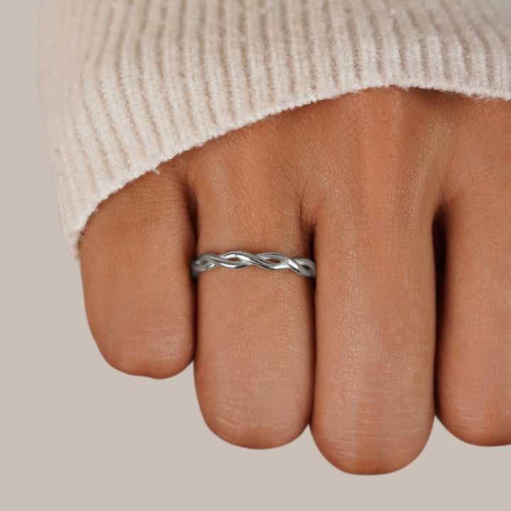 INFINITY 18K SILVER SPIN RING