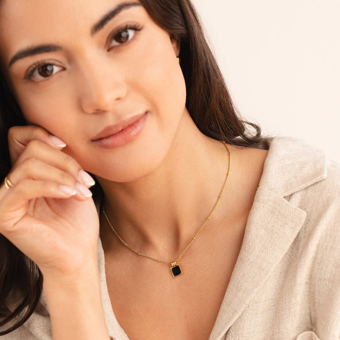 MIDNIGHT CHIC NECKLACE