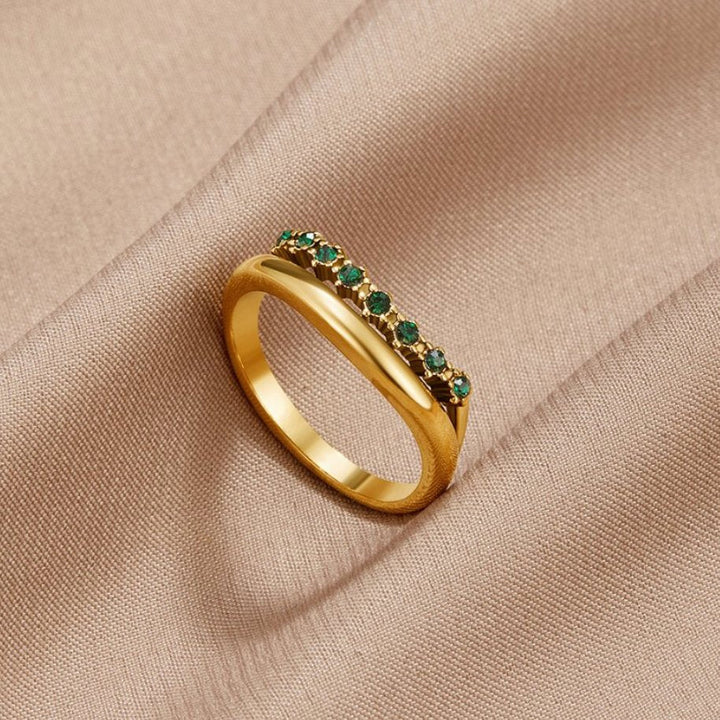 MARY – EMERALD LAYERED RING