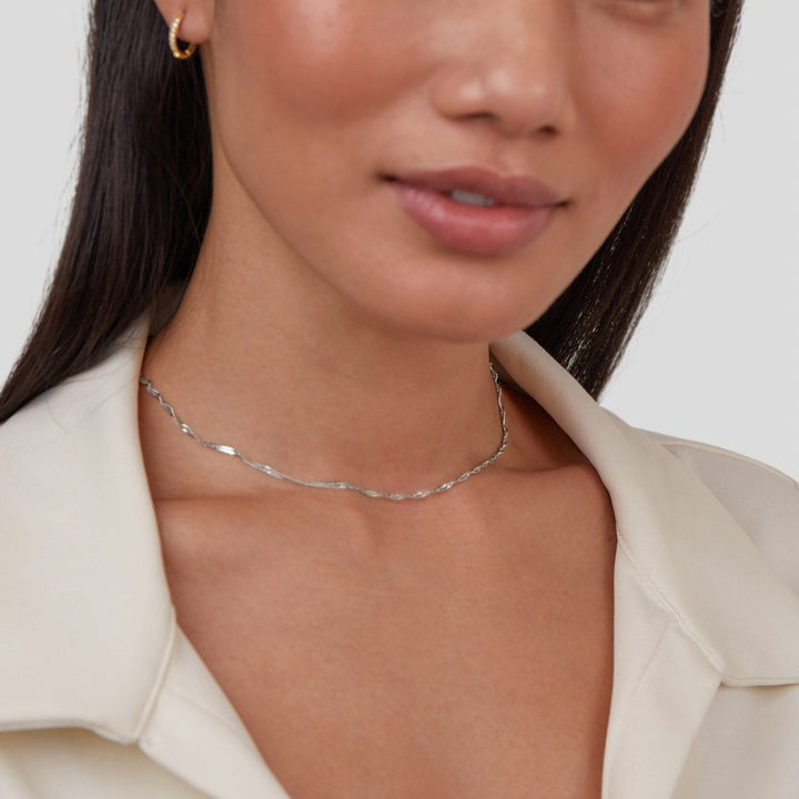 MILA TWIST SILVER CHAIN NECKLACE