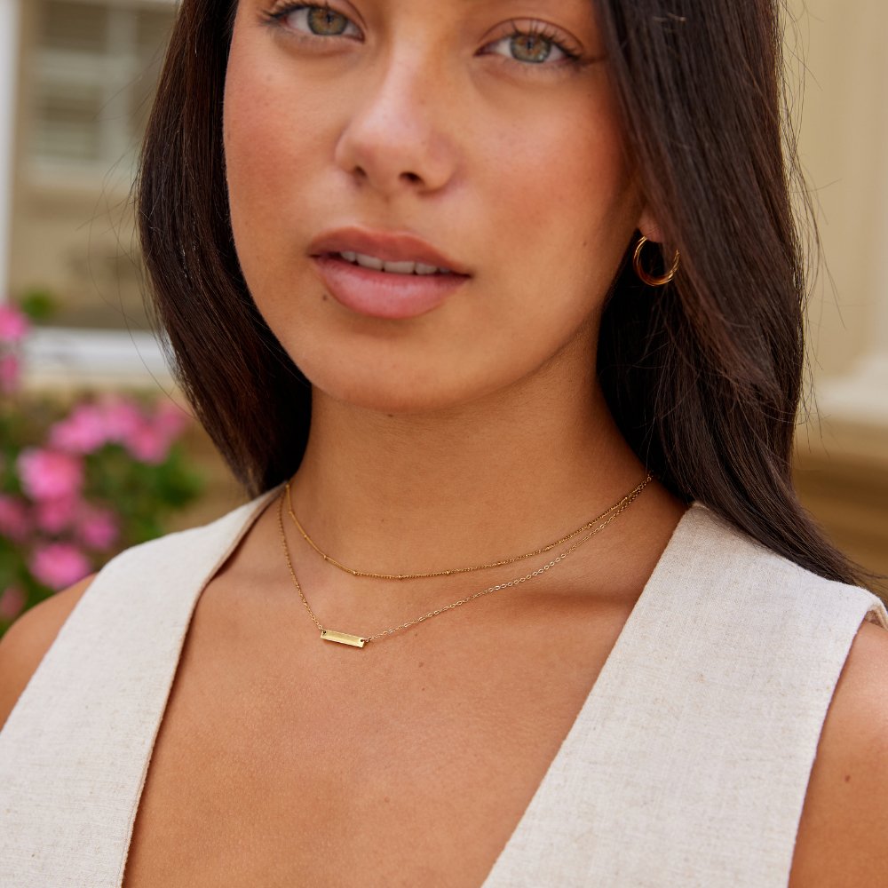 RINA GOLD BAR NECKLACE
