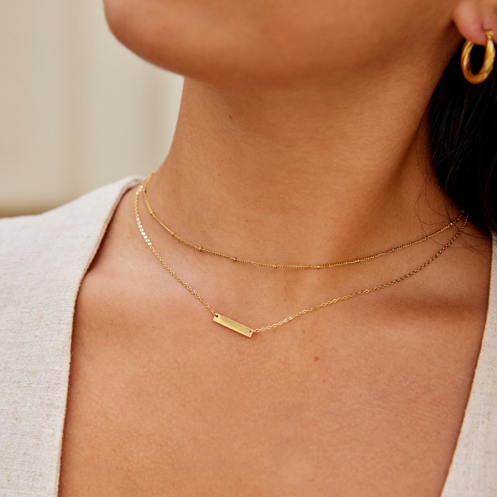 RINA GOLD BAR NECKLACE