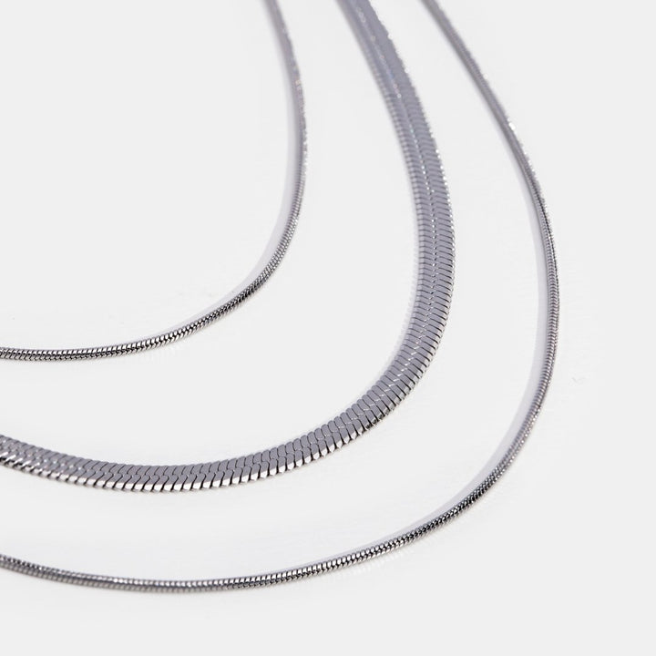 SILVER LAYERED CHAIN NECKLACE