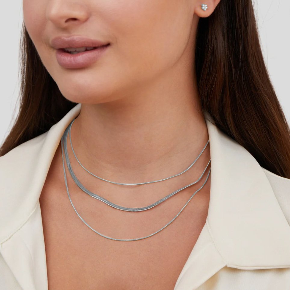 SILVER LAYERED CHAIN NECKLACE