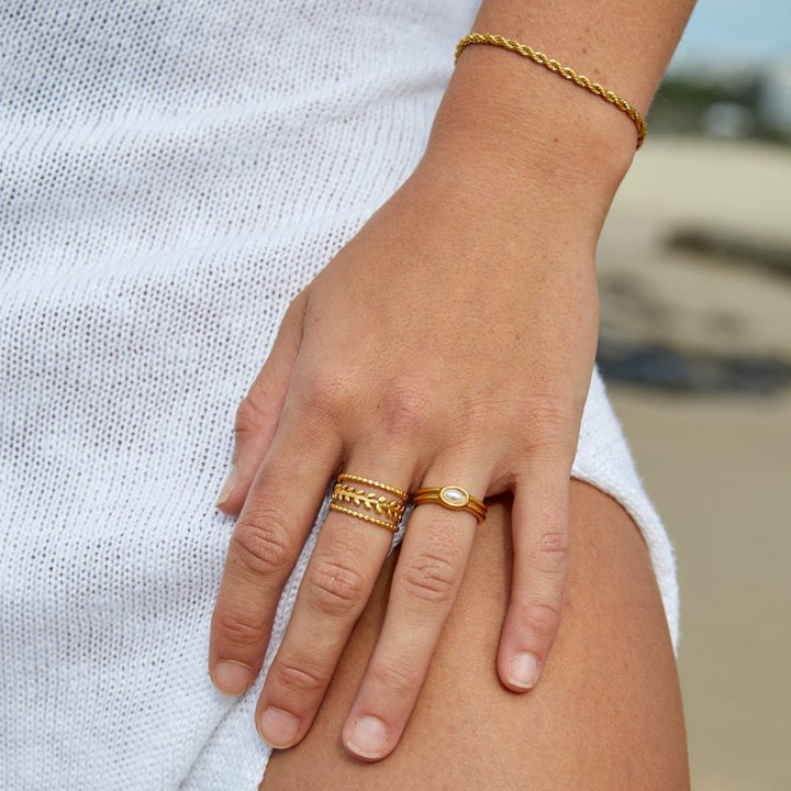 TWISTED CHIC GOLD BRACELET