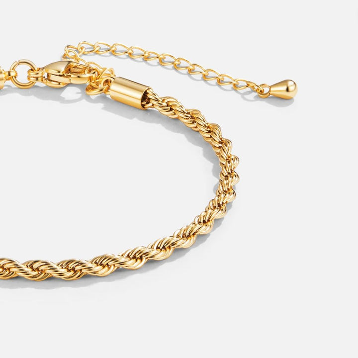 TWISTED CHIC GOLD BRACELET
