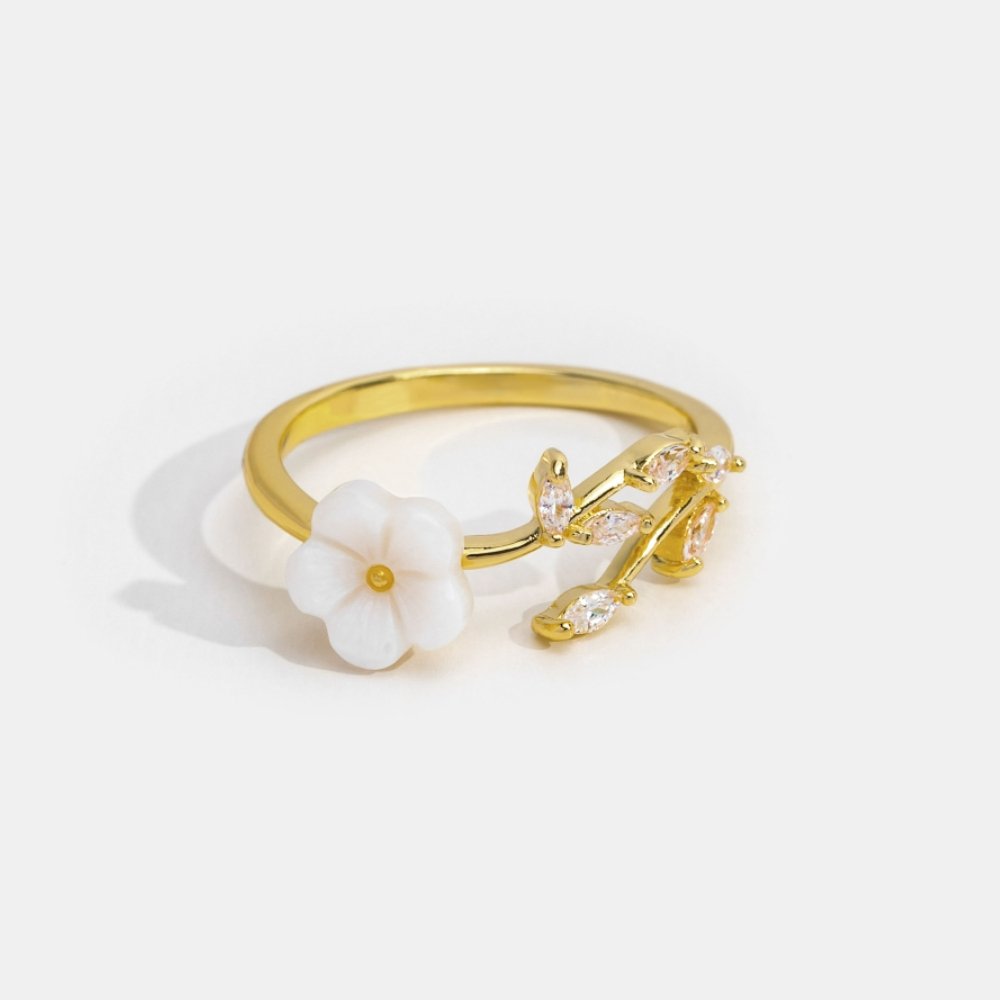 RISE – WHITE BLOSSOM RING